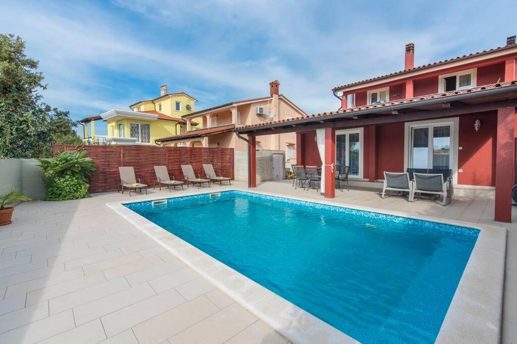 Villa Anemona 파자나 외부 사진